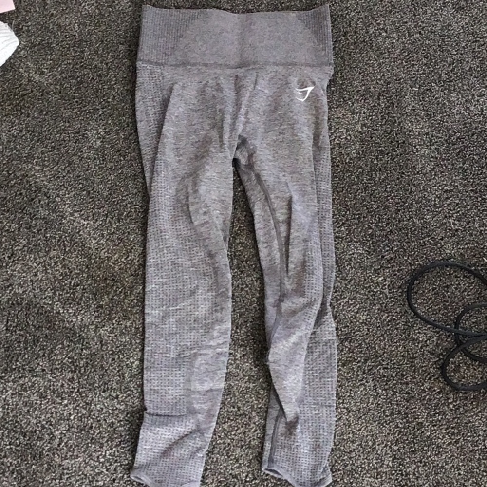 Grey gym shark leggings, great material